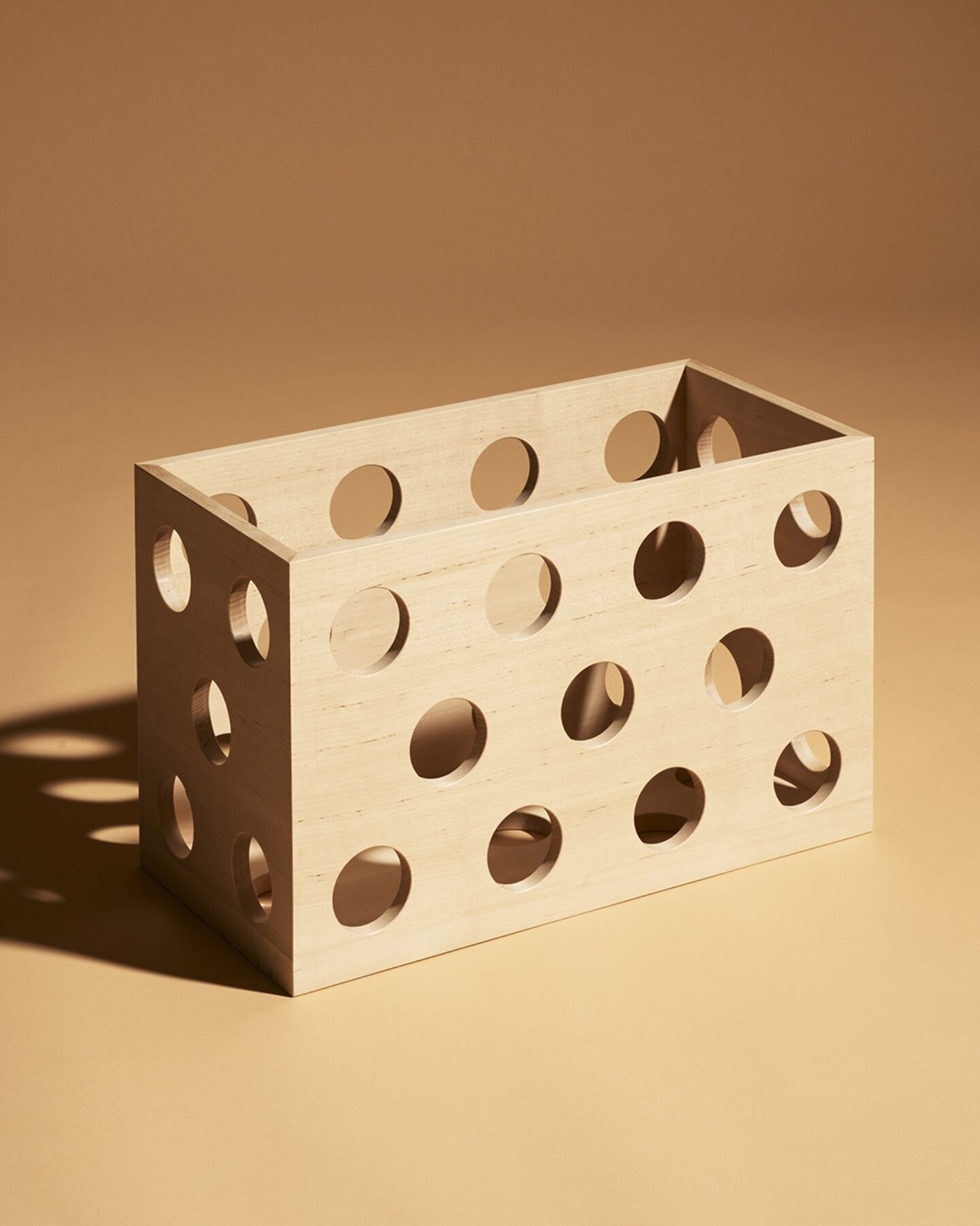Holed_Box_Wood_04_Studio EO_Low