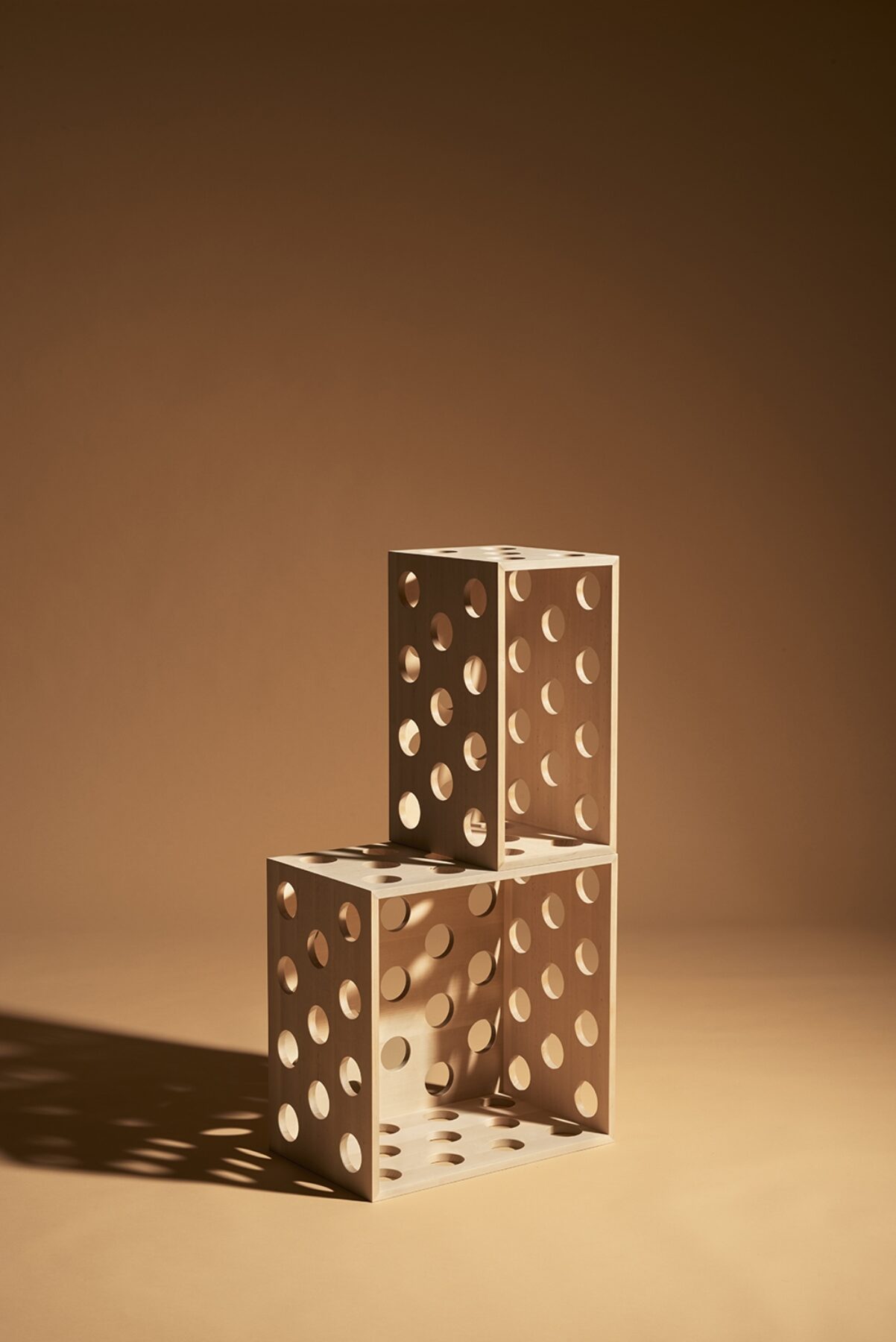 Holed_Box_Wood_07_Studio EO_Low