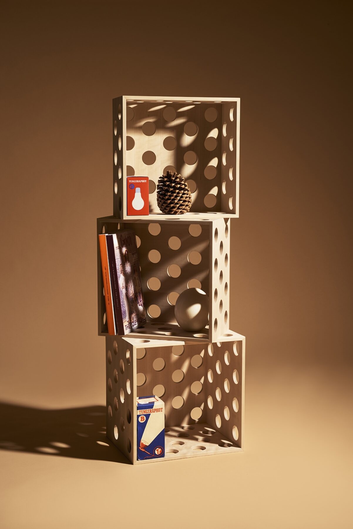 Holed_Box_Wood_11_Studio EO_Low